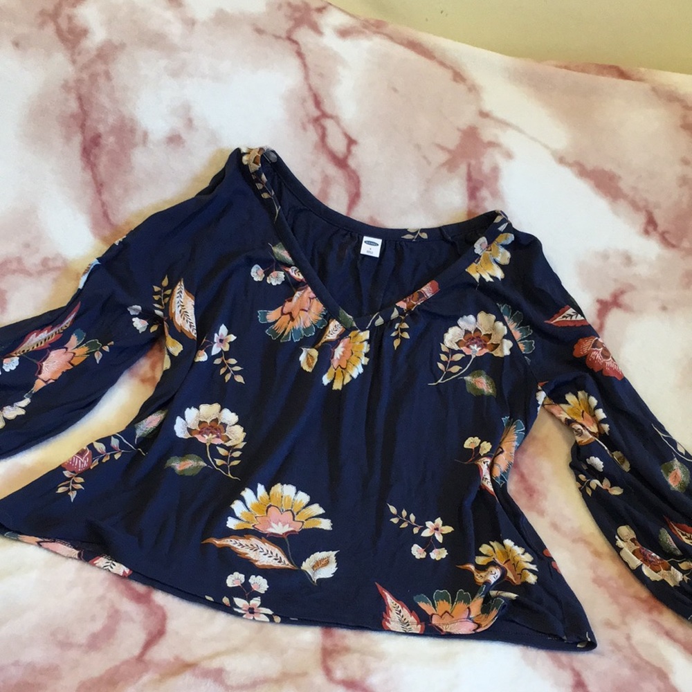 Navy Floral Blouse Size Small Old Navy NWOT %100 Viscose
